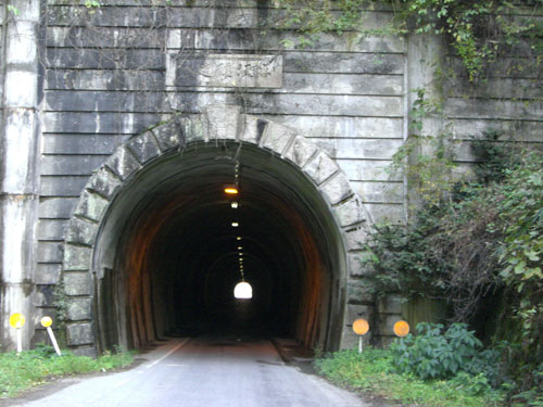 滋賀隧道